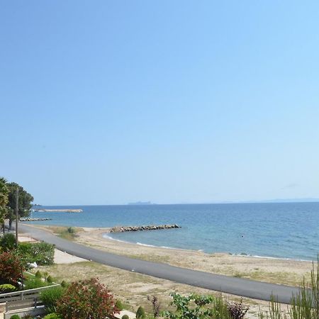 Lemon Beach Front Apartment, Nikiti Exteriör bild