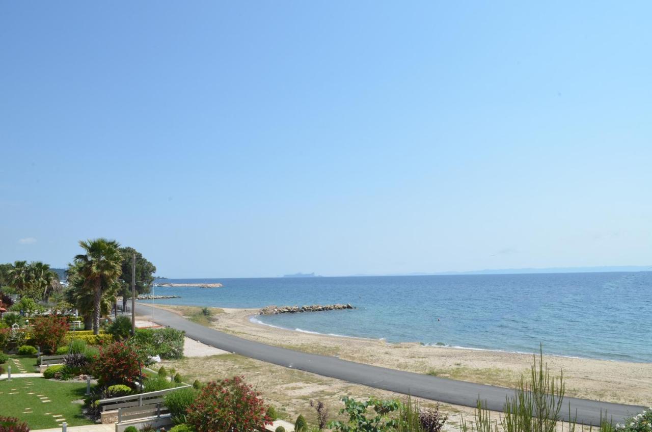 Lemon Beach Front Apartment, Nikiti Exteriör bild
