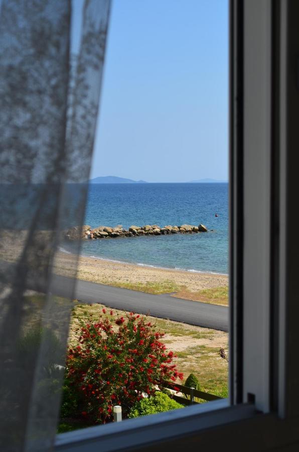 Lemon Beach Front Apartment, Nikiti Exteriör bild