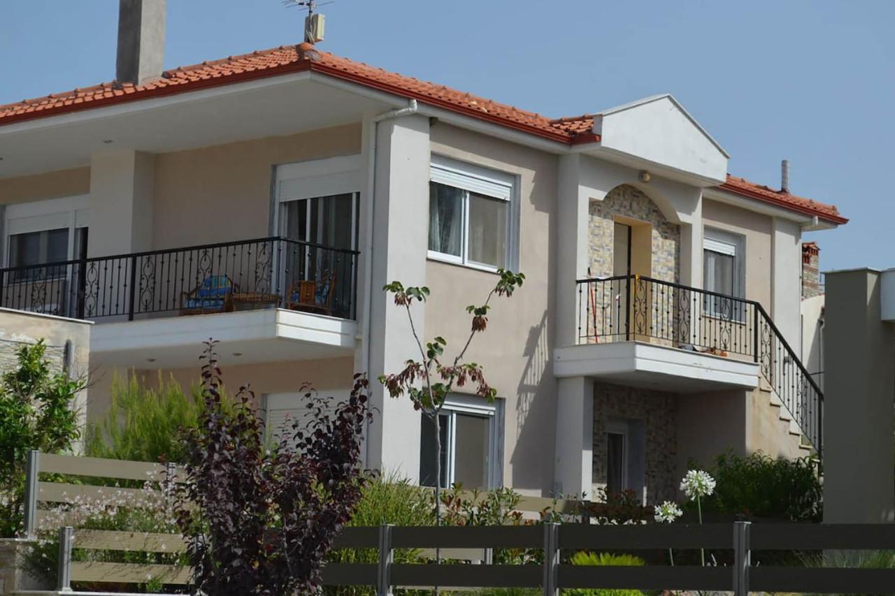 Lemon Beach Front Apartment, Nikiti Exteriör bild