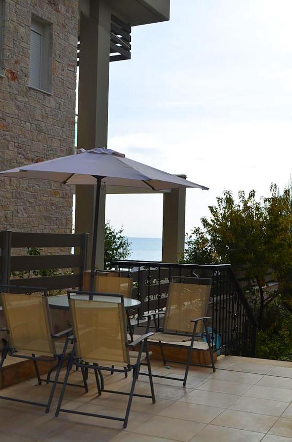 Lemon Beach Front Apartment, Nikiti Exteriör bild