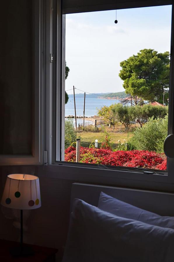 Lemon Beach Front Apartment, Nikiti Exteriör bild