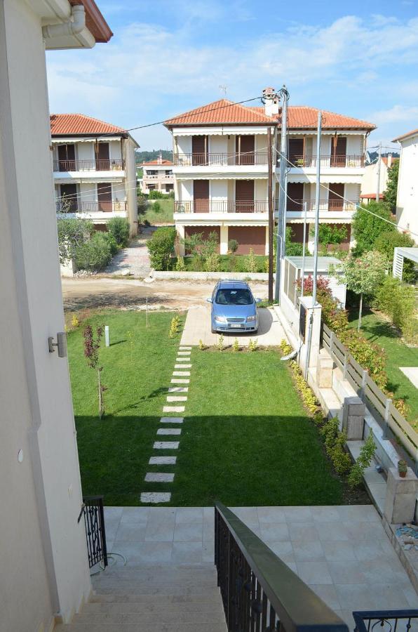 Lemon Beach Front Apartment, Nikiti Exteriör bild