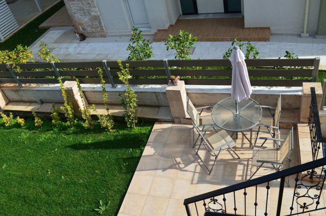 Lemon Beach Front Apartment, Nikiti Exteriör bild